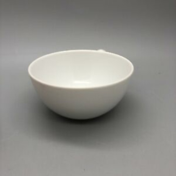 Tea party: high-class tea cup with saucer and linen napkins - Picture 7 of 9